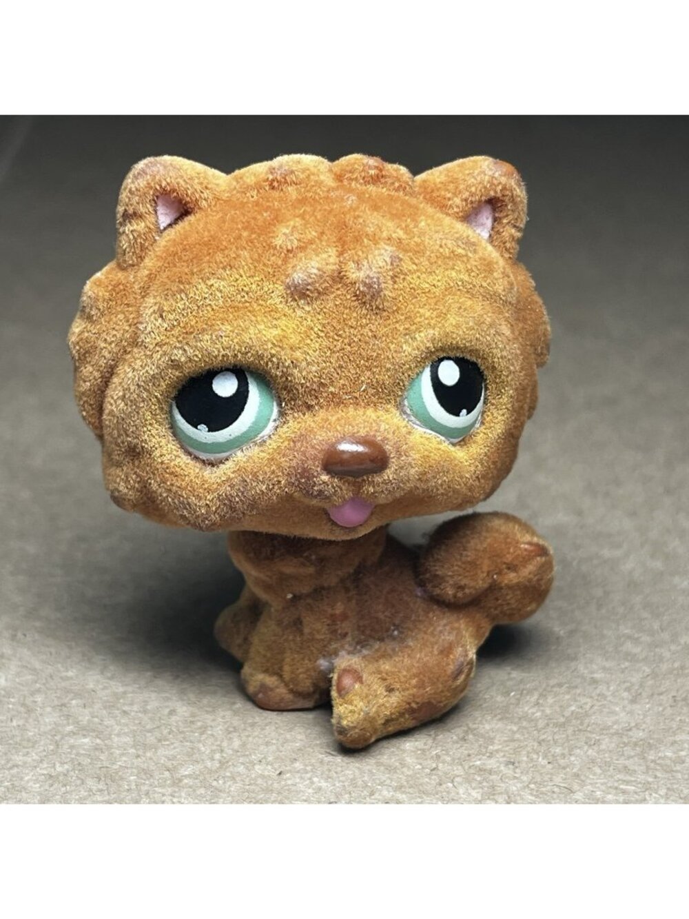 Littlest Pet Shop # 332 Flocked Chow Chow Dog Green Eyes Hasbro Authentic LPS